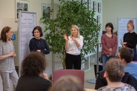Praca arteterapeutyczna inspirowana zjawiskiem bioluminescencji jako sposób wsparcia pacjenta onkologicznego, Jola Jastrząb